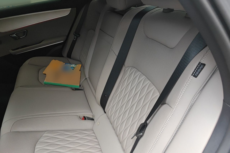 BYD Han 2025 car image #10