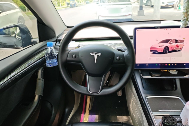Tesla Model Y 2022 #11 Tesla Model Y 2022 car image #11