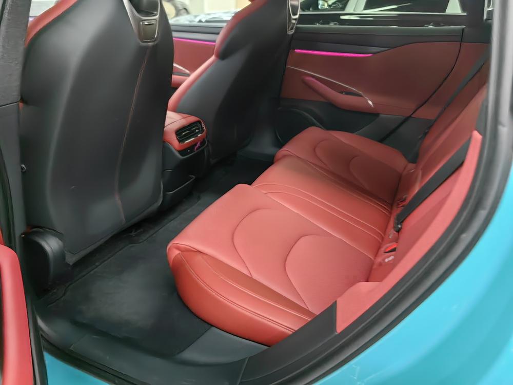 2024 #13 2024 immagine di auto #13
