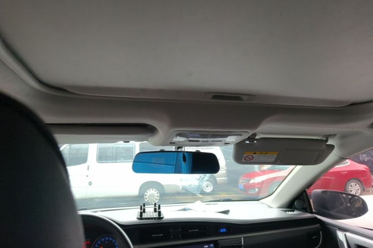 Toyota Corolla 2017 car image #18
