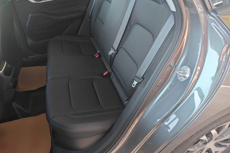 GEELY Emgrand 2025 car image #17