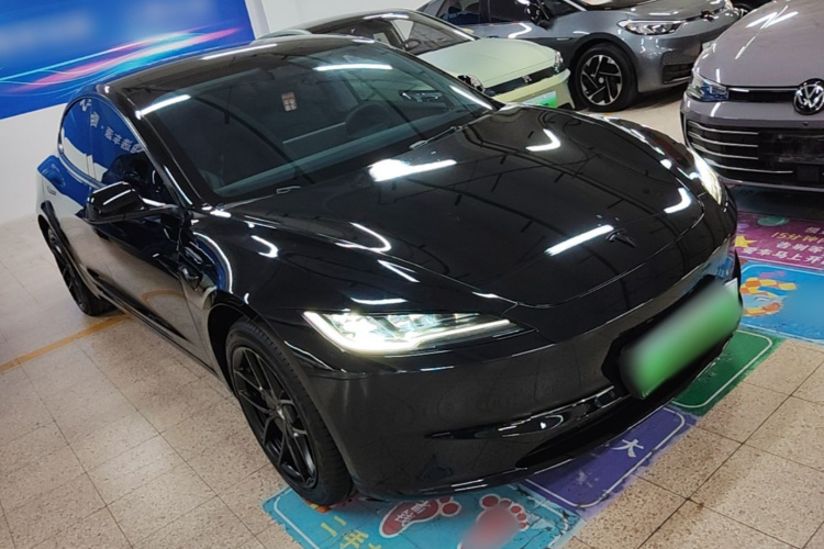 Tesla Model 3 2024 car image #4