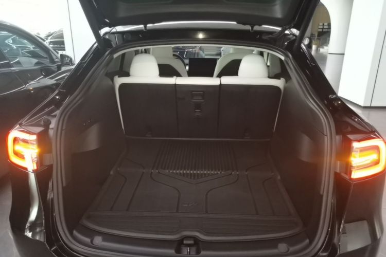 Tesla Model Y 2022 #19 Tesla Model Y 2022 car image #19