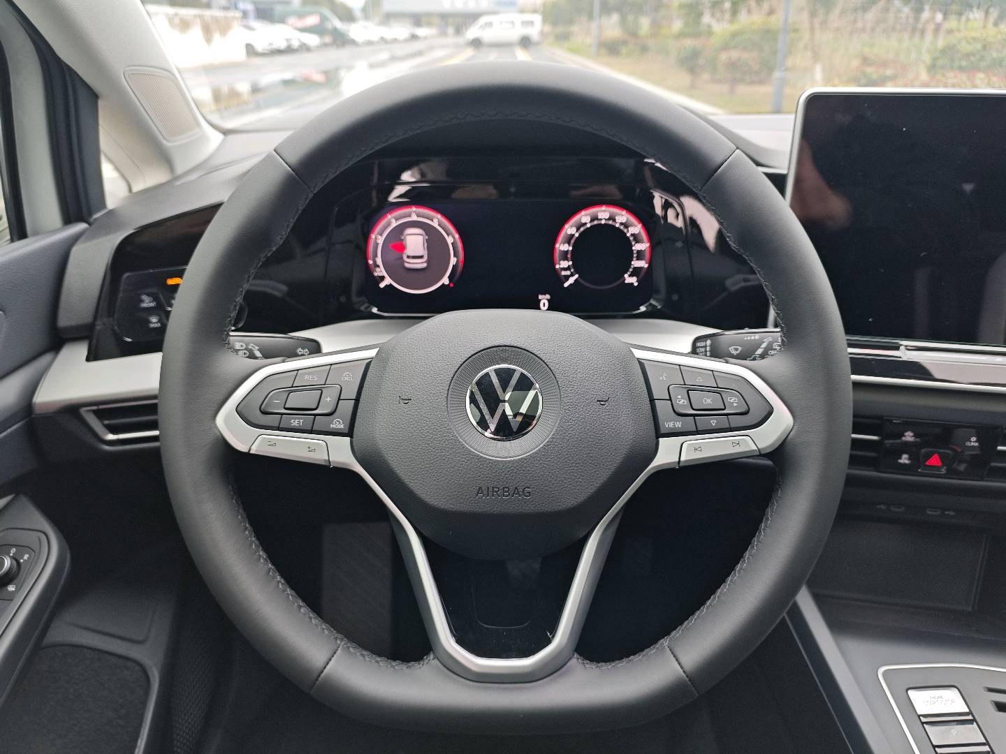 Volkswagen Golf 2026 car image #4
