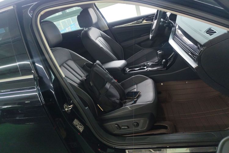 Volkswagen Passat 2024 imagen de coche #24