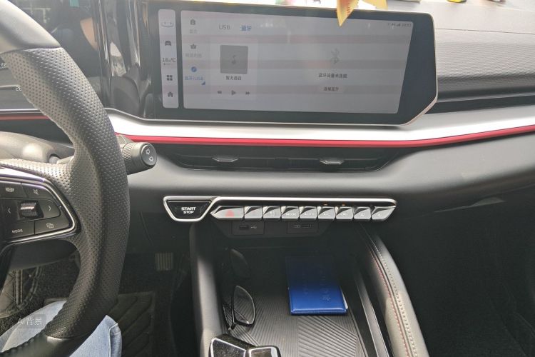 GEELY Coolray 2023 car image #15