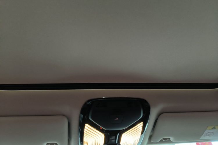 BMW 3 Series 2024 car image #18