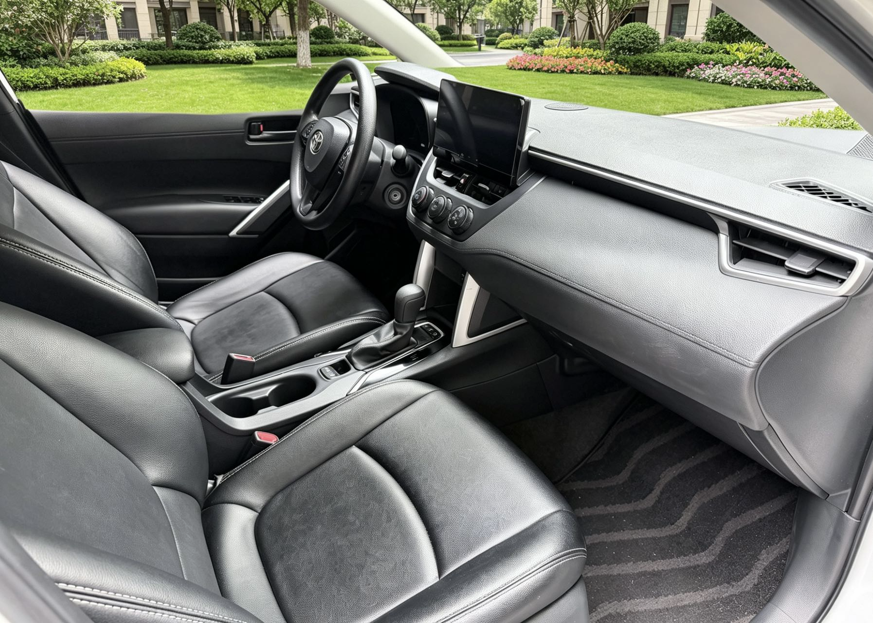Toyota Corolla Cross 2023 immagine di auto #6
