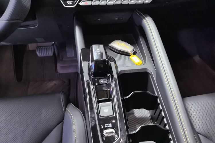 GEELY Coolray 2025 car image #18