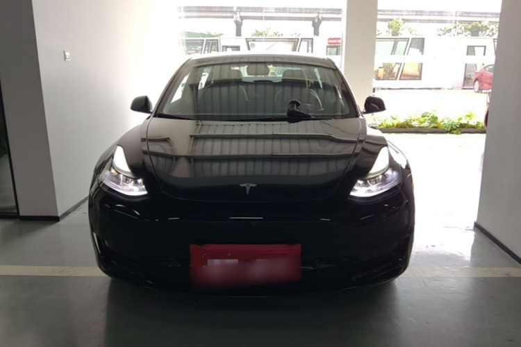 Tesla Model 3 2023 car image #3