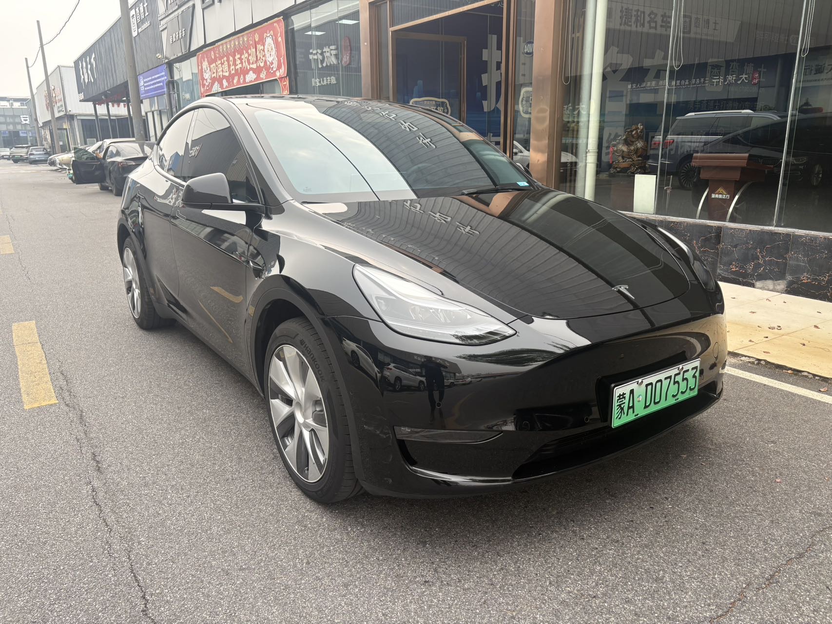 Tesla Model Y 2023 immagine di auto #3