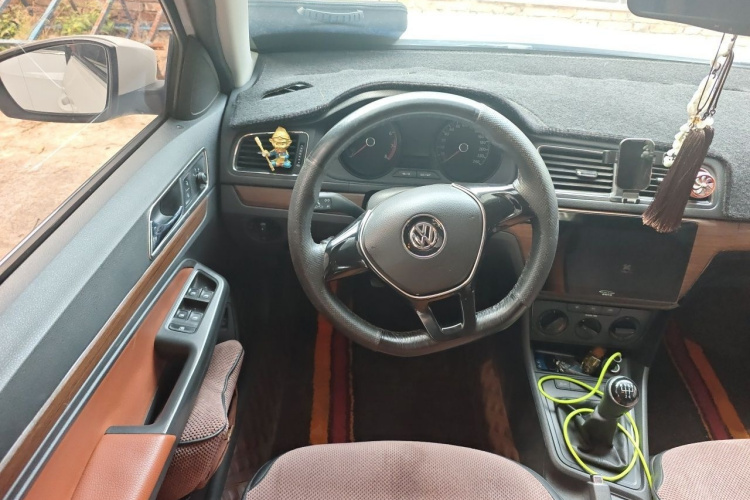 Volkswagen Lavida 2017 car image #15