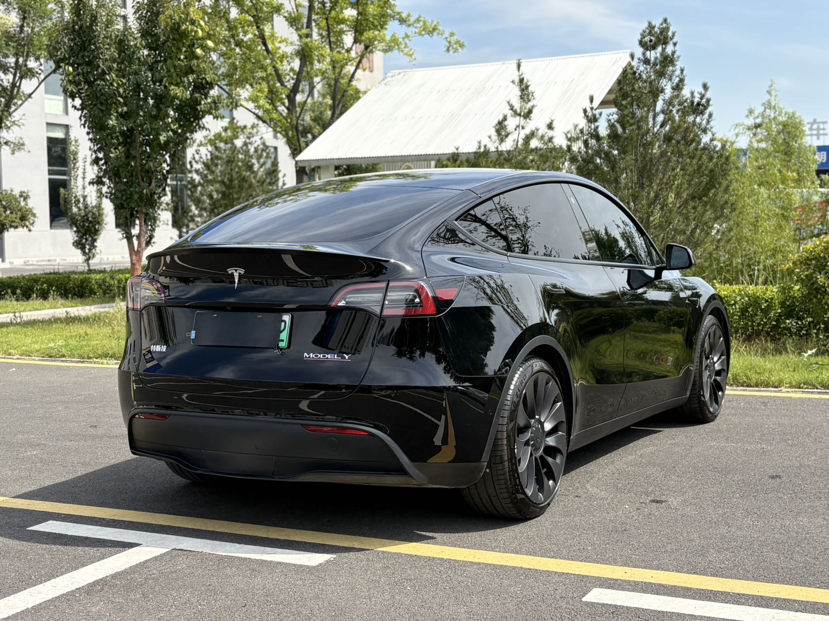 Tesla Model Y 2022 #7 Tesla Model Y 2022 car image #7