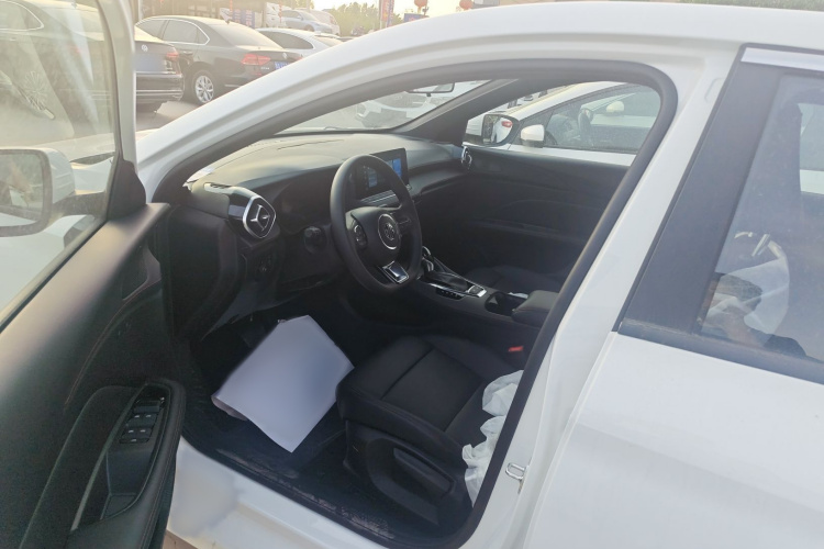 MG 5 2025 image de voiture #11