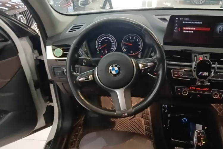 BMW X1 2020 car image #15