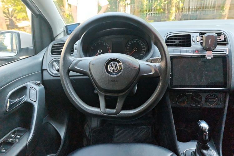 Volkswagen Polo 2016 #13 Volkswagen Polo 2016 car image #13