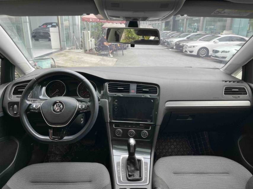 Volkswagen Golf 2020 #10 Volkswagen Golf 2020 car image #10