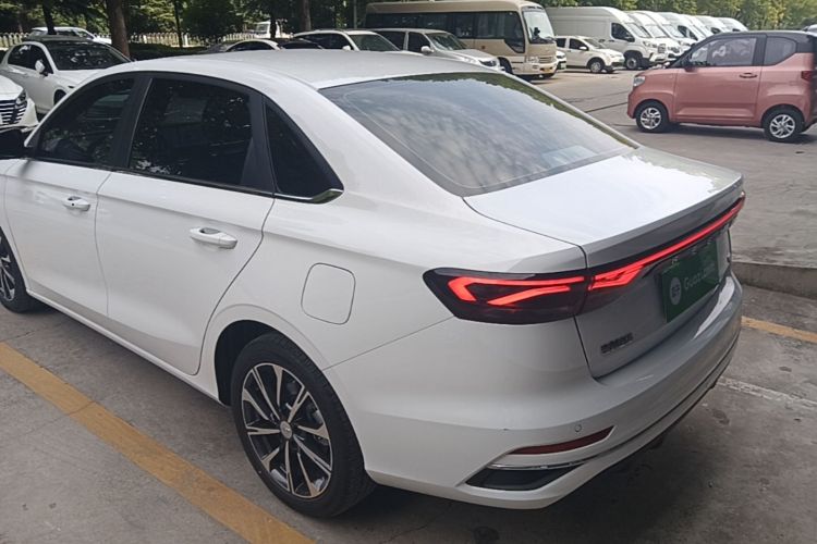 GEELY Emgrand 2025 car image #5