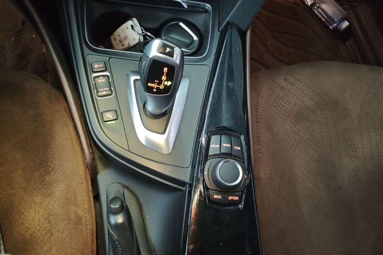 BMW 3 Series 2018 #18 BMW 3 Series 2018 car image #18