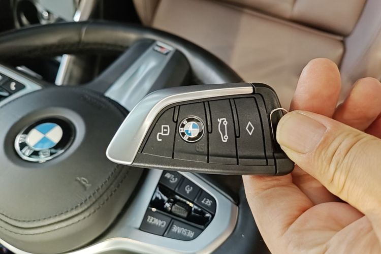 BMW 3 Series 2021 #10 BMW 3 Series 2021 car image #10