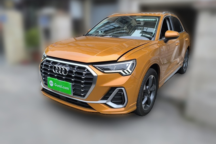 Audi Q3 2020 car image #2