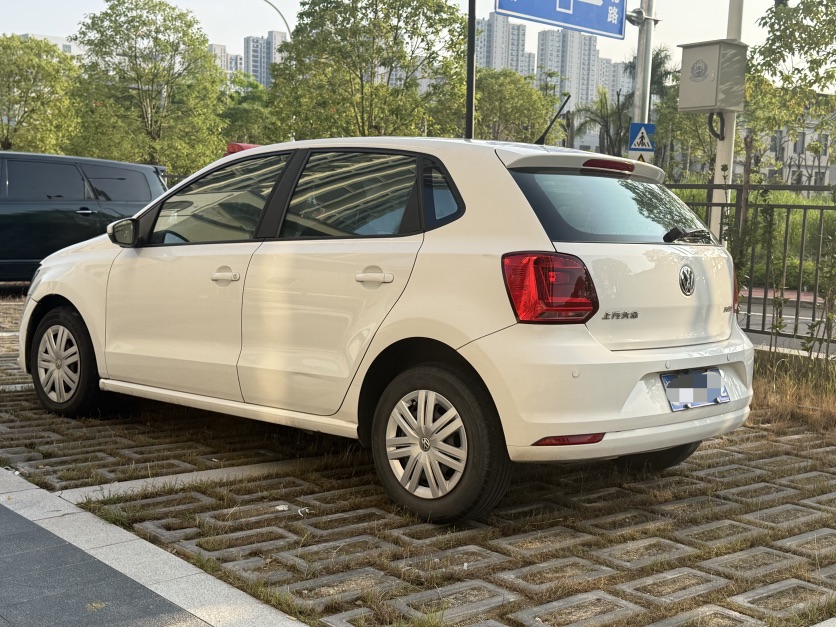 Volkswagen Polo 2016 car image #9
