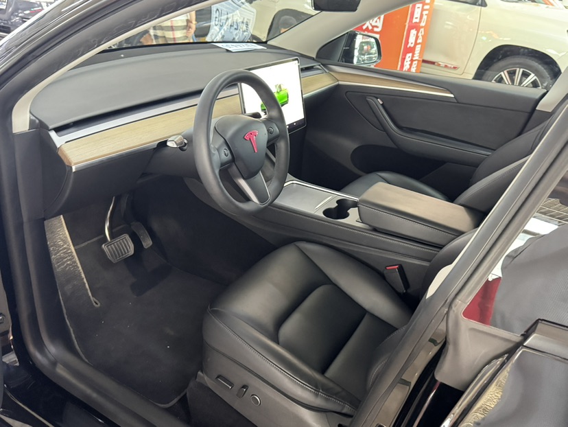 Tesla Model Y 2022 car image #5