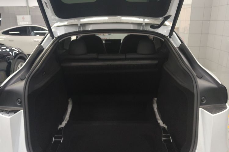 Tesla Model Y 2025 #19 Tesla Model Y 2025 car image #19