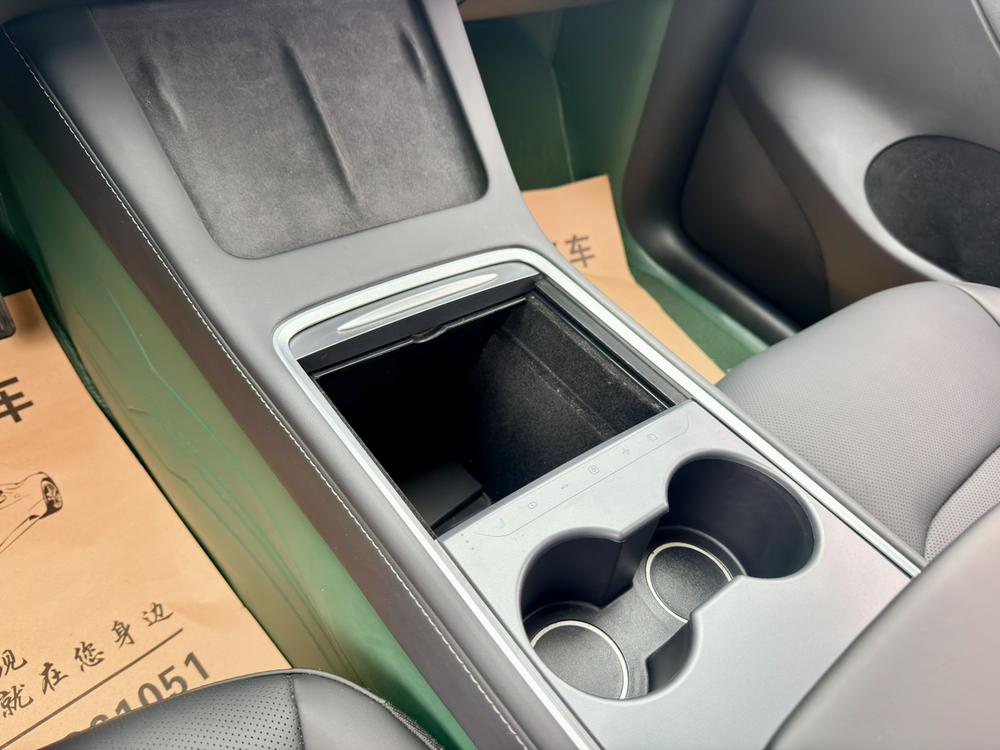 Tesla Model Y 2021 #19 Tesla Model Y 2021 car image #19