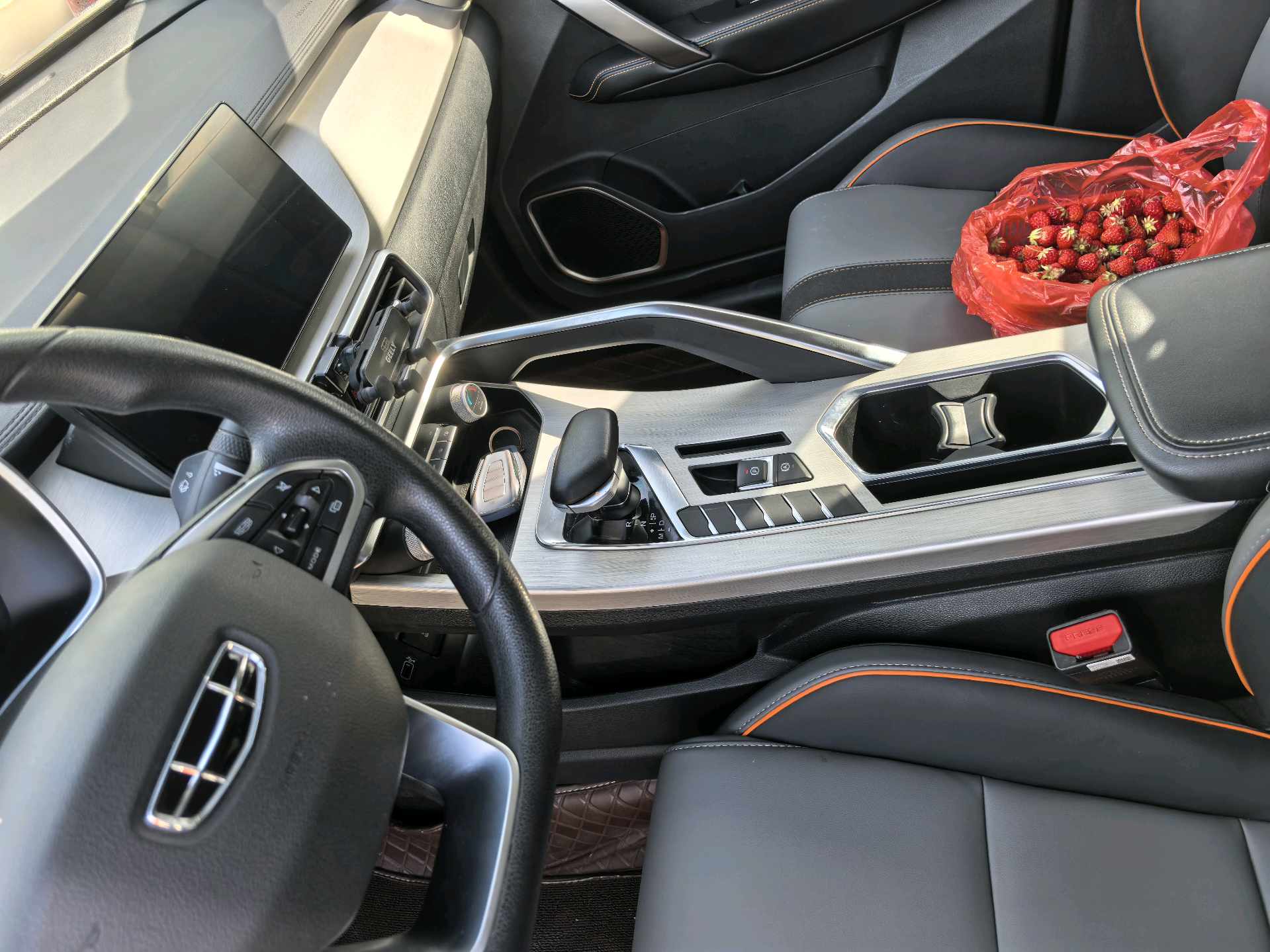 GEELY Coolray 2024 car image #7