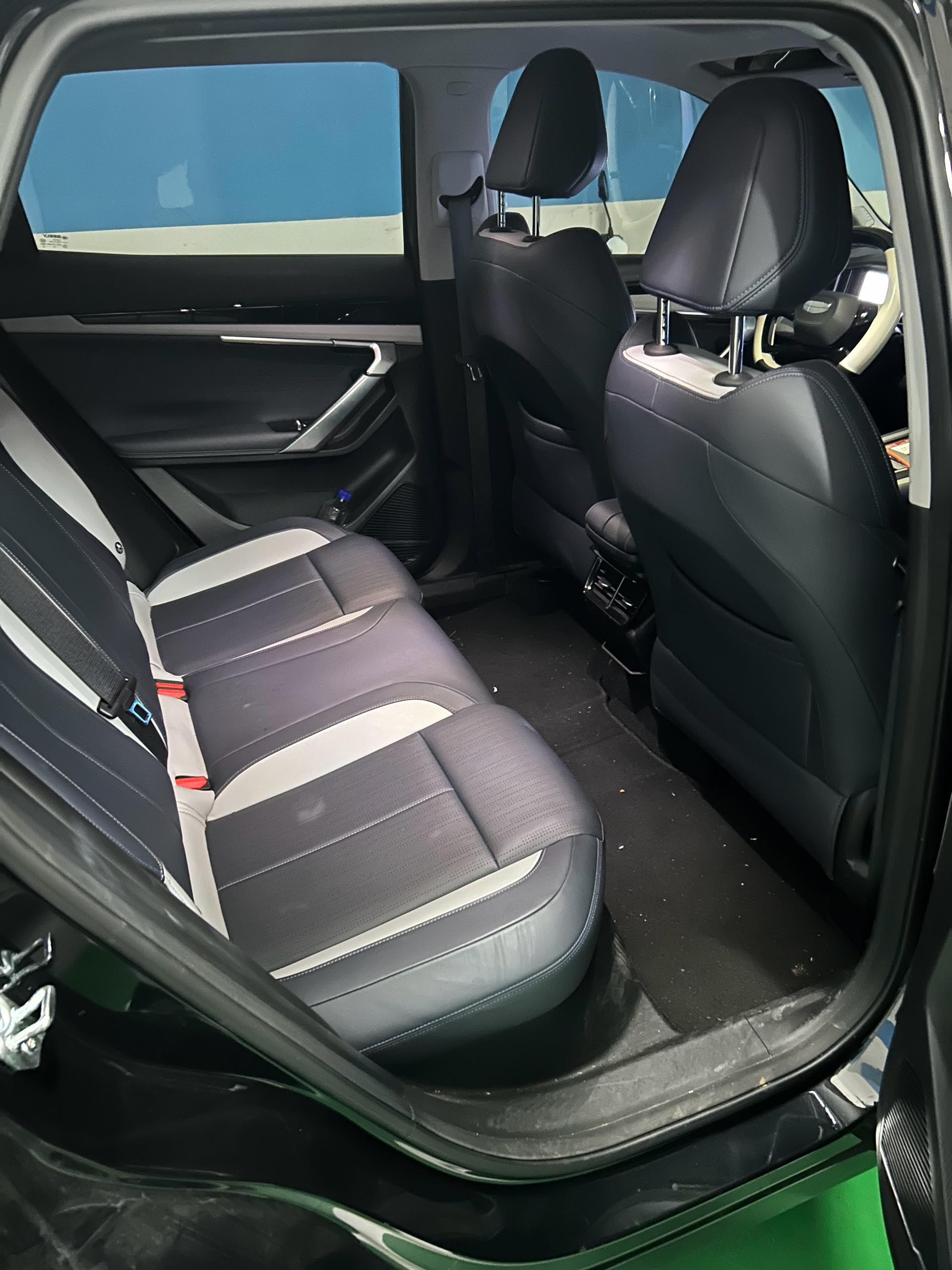 GEELY Boyue L 2024 car image #6