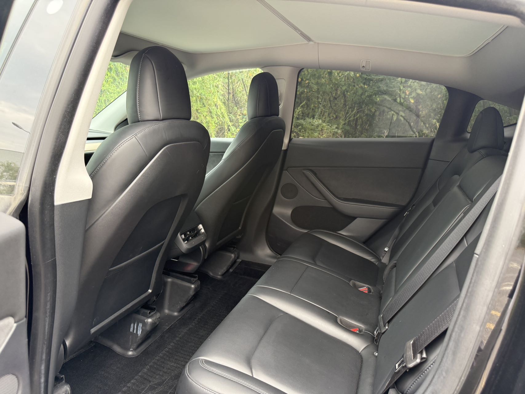 Tesla Model Y 2022 #6 Tesla Model Y 2022 car image #6