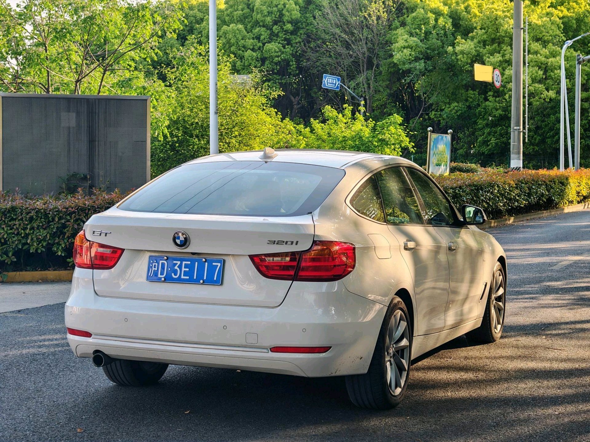 BMW 3 Series GT 2014 car image #9