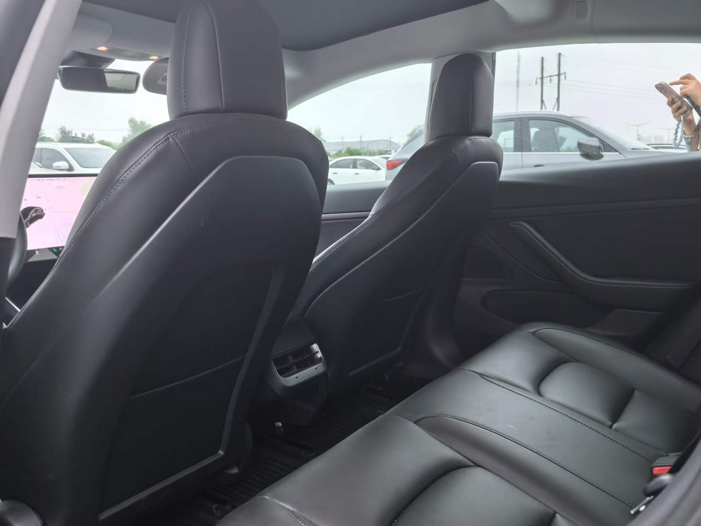 Tesla Model 3 2020 car image #3