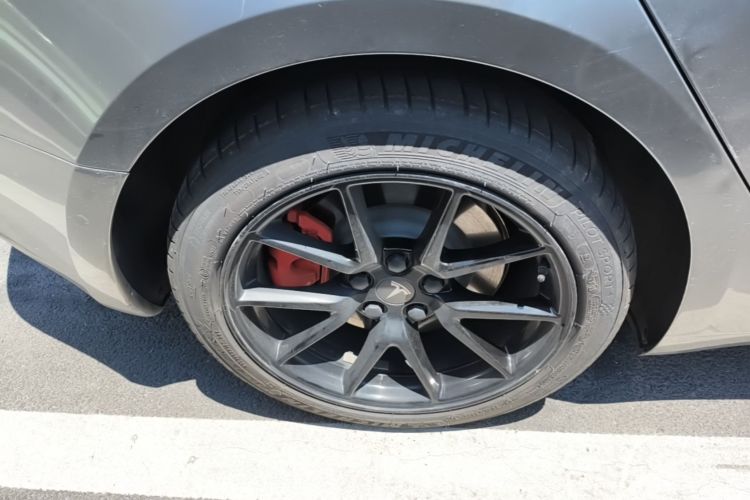 Tesla Model 3 2022 car image #10