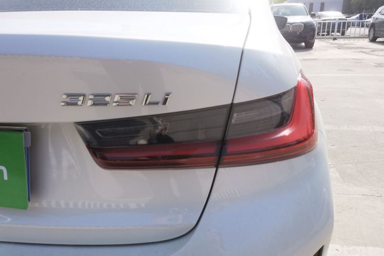 BMW 3 Series 2025 car image #8