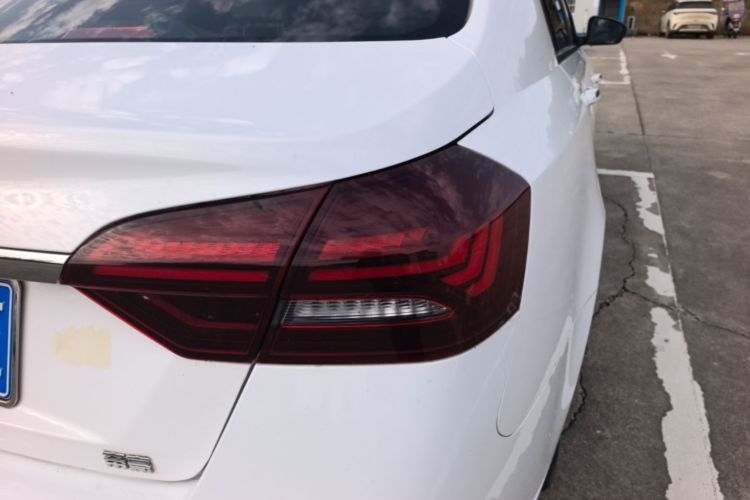GEELY Emgrand 2021 immagine di auto #8