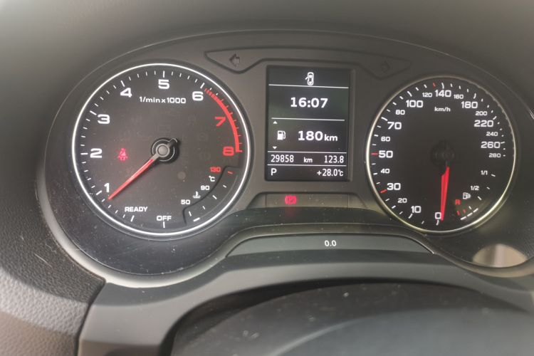 Audi A3 2017 car image #8