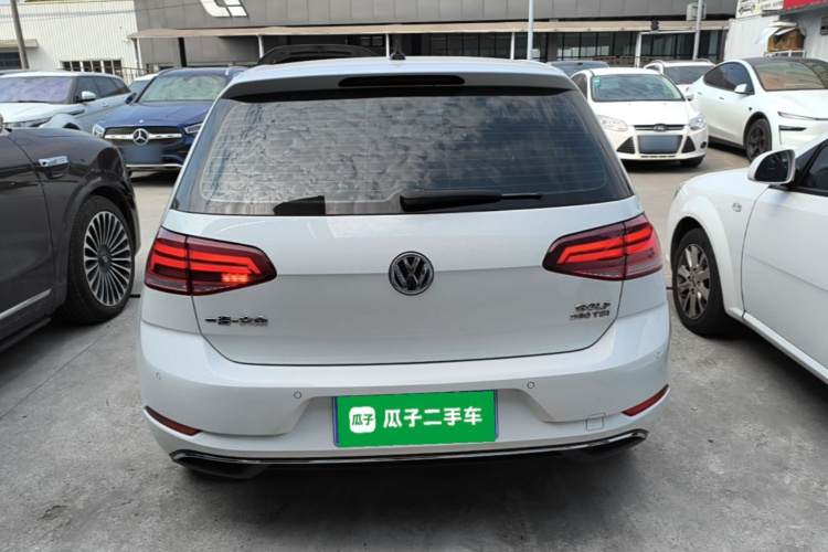 Volkswagen Golf 2019 car image #6