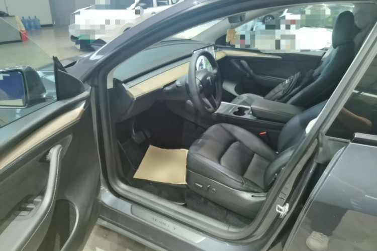 Tesla Model Y 2021 #16 Tesla Model Y 2021 car image #16