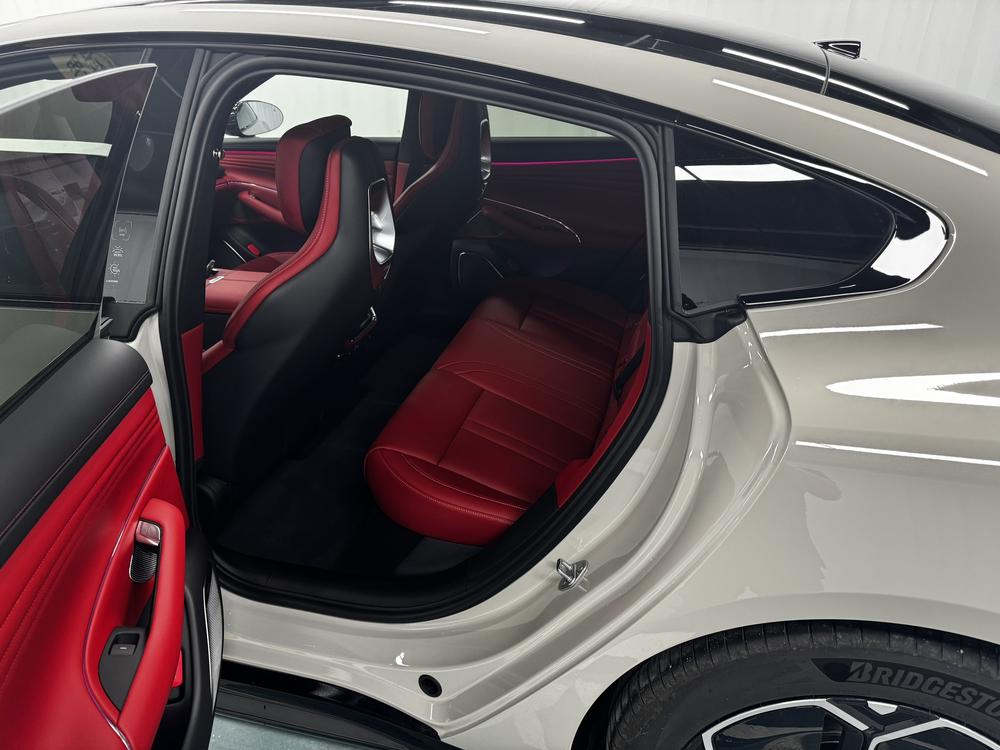 2026 #18 2026 immagine di auto #18