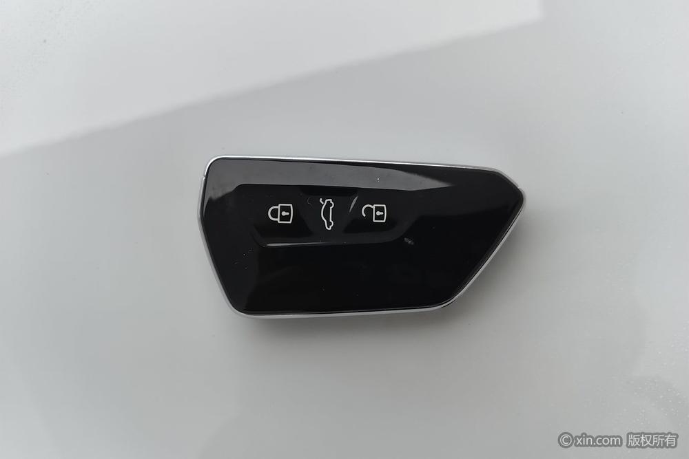 Volkswagen Golf 2021 car image #6