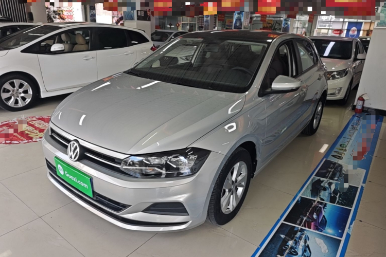 Volkswagen Polo 2020 car image #2