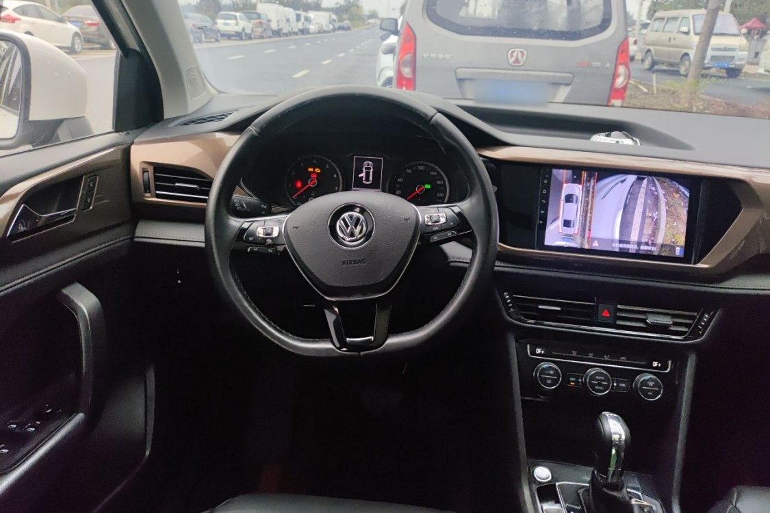 Volkswagen Tharu 2019 car image #22