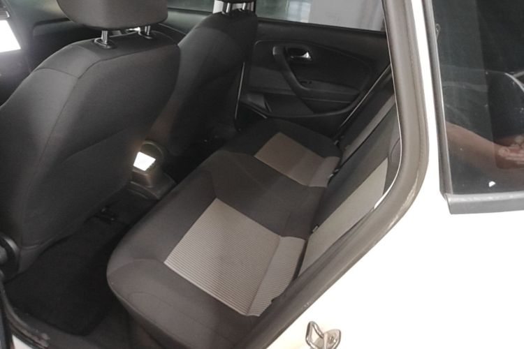 Volkswagen Polo 2019 car image #13