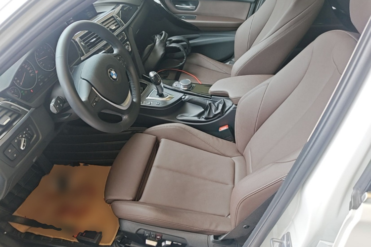 BMW 3 Series 2019 #15 BMW 3 Series 2019 car image #15