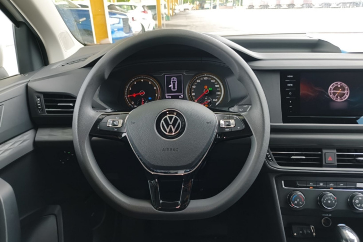 Volkswagen Tharu 2021 car image #11