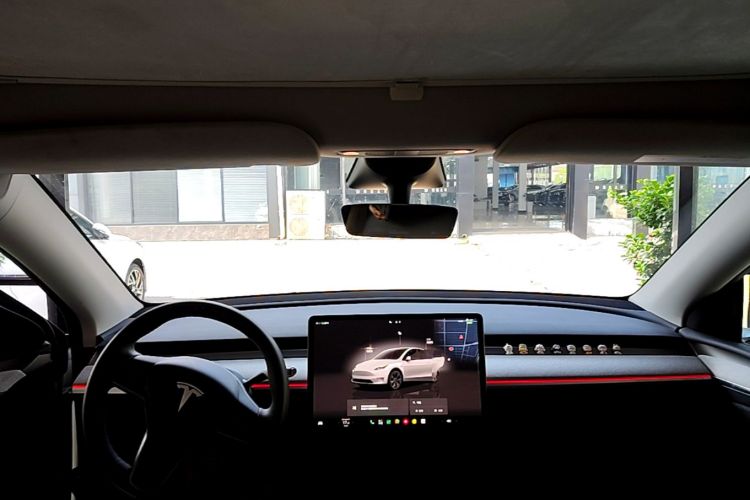 Tesla Model Y 2024 #18 Tesla Model Y 2024 car image #18