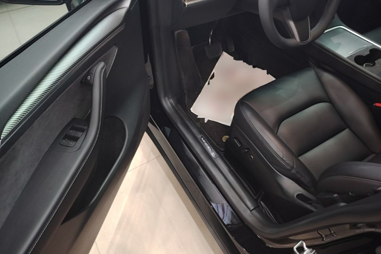 Tesla Model Y 2023 #16 Tesla Model Y 2023 car image #16