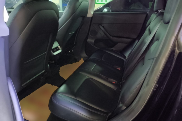 Tesla Model Y 2022 car image #17